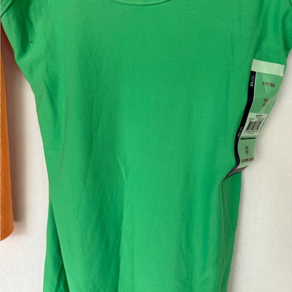 NWT Lot of 2 Tank Tops Size XS Green and Orange U of Miami Lightweight Stretch - Picture 2 of 8